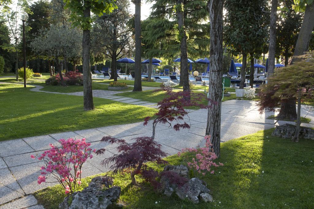 Hotel Metropole Abano Terme Bagian luar foto