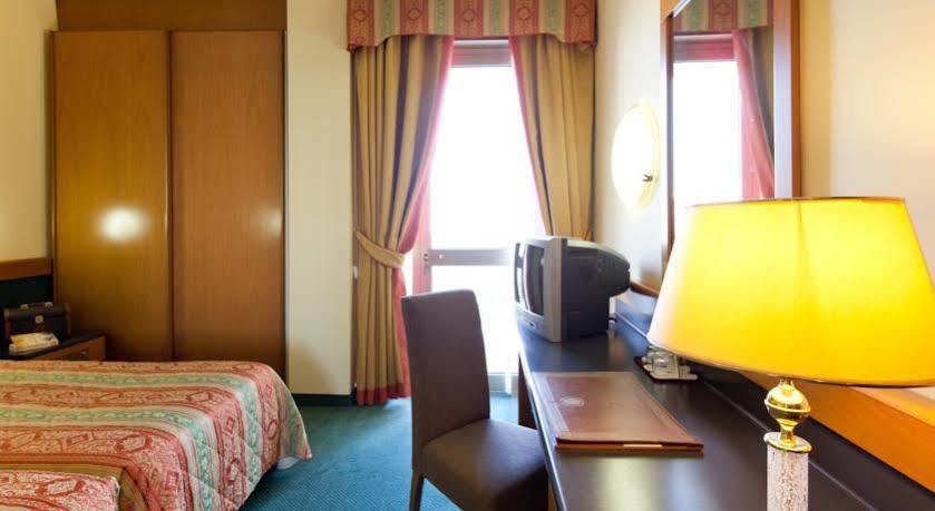 Hotel Metropole Abano Terme Bagian luar foto